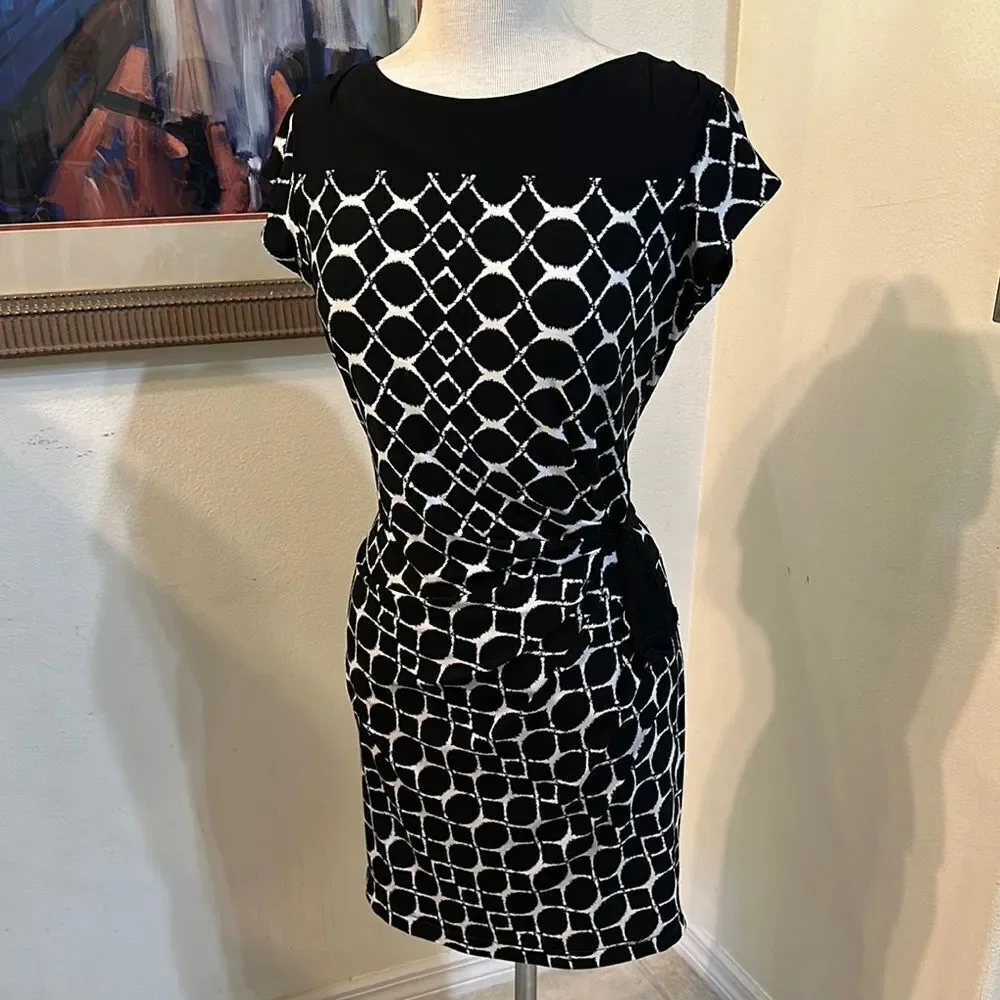 Just….Taylor Elegant Black and White Gathered Patterned Dress Size 14P